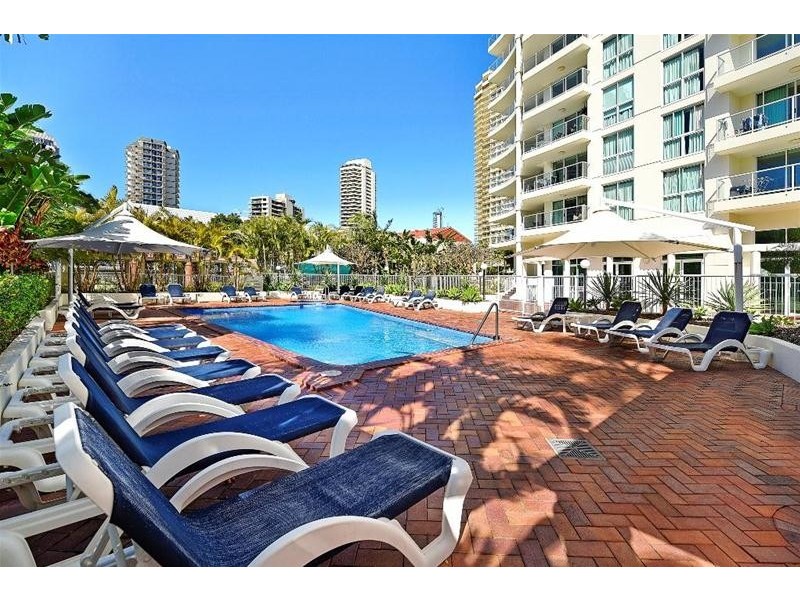 ‘The Crest’ 15-21 Breaker Street, Main Beach QLD 4217