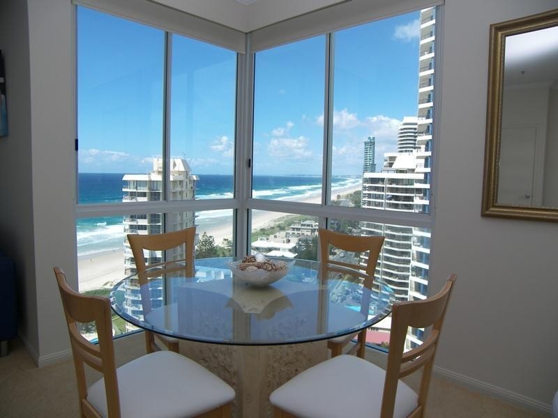 5 Woodroffe Avenue, Main Beach QLD 4217