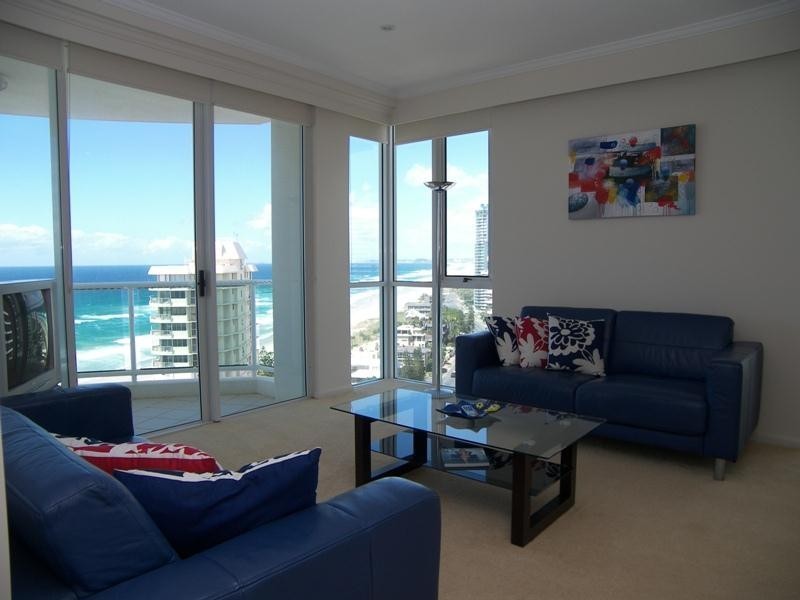 5 Woodroffe Avenue, Main Beach QLD 4217