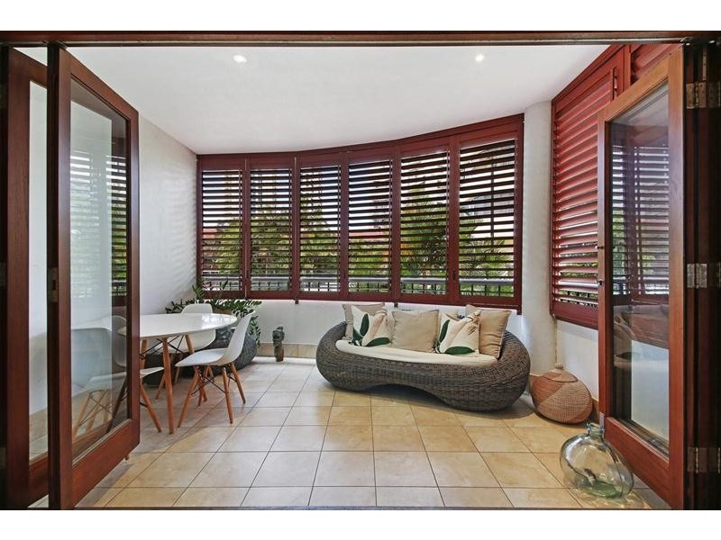 2/3 Mountbatten Avenue, Main Beach QLD 4217