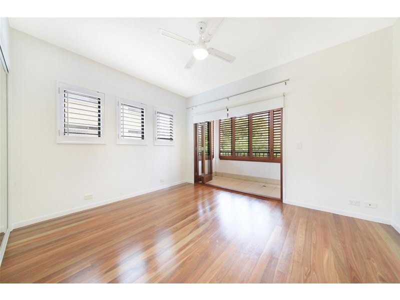 2/3 Mountbatten Avenue, Main Beach QLD 4217