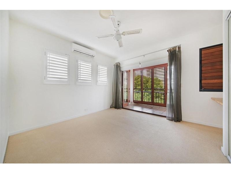 2/3 Mountbatten Avenue, Main Beach QLD 4217