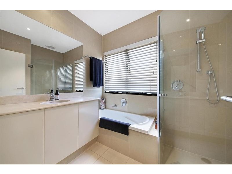 2/3 Mountbatten Avenue, Main Beach QLD 4217