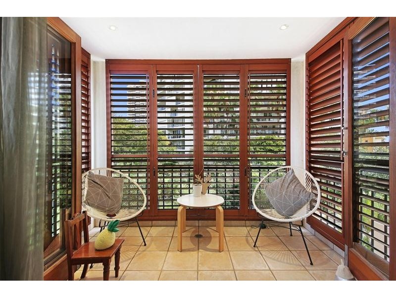 2/3 Mountbatten Avenue, Main Beach QLD 4217