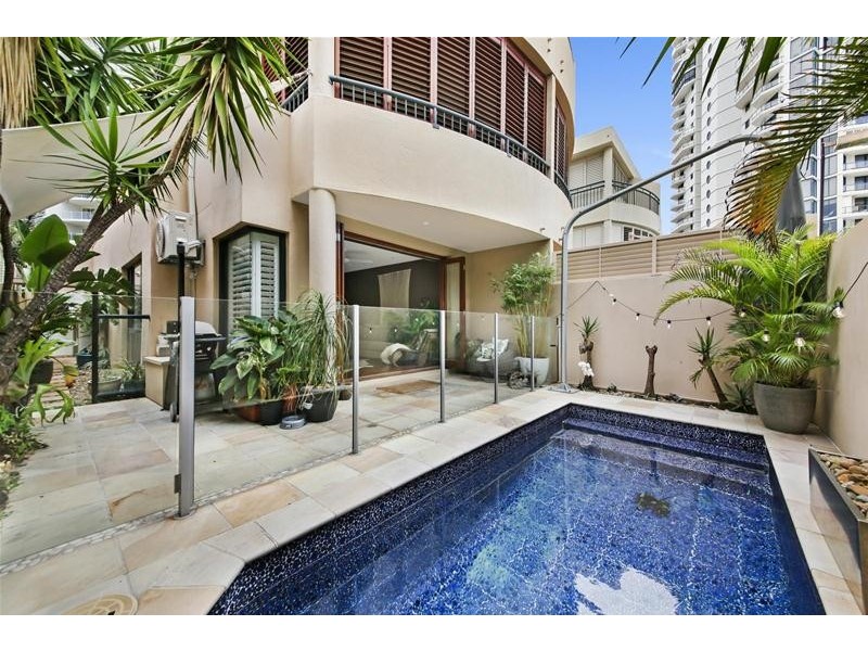 2/3 Mountbatten Avenue, Main Beach QLD 4217