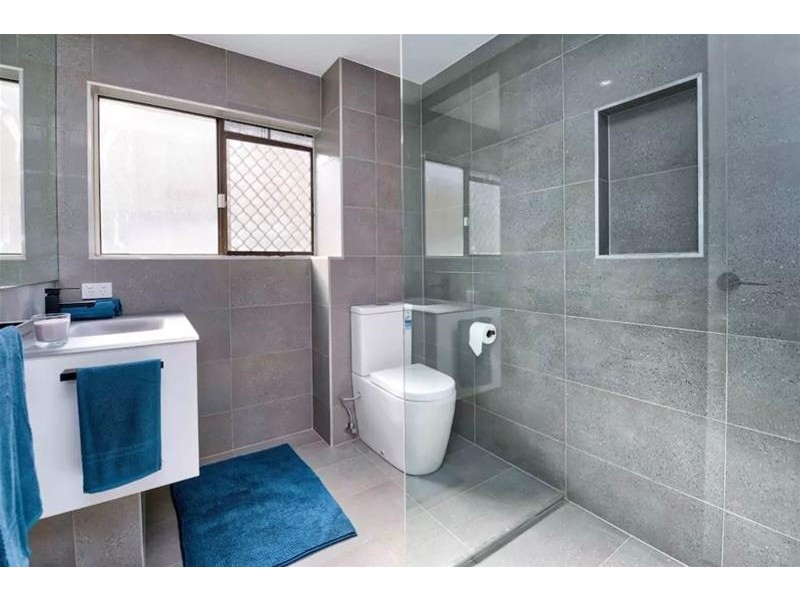 9 Cronin Avenue, Main Beach QLD 4217