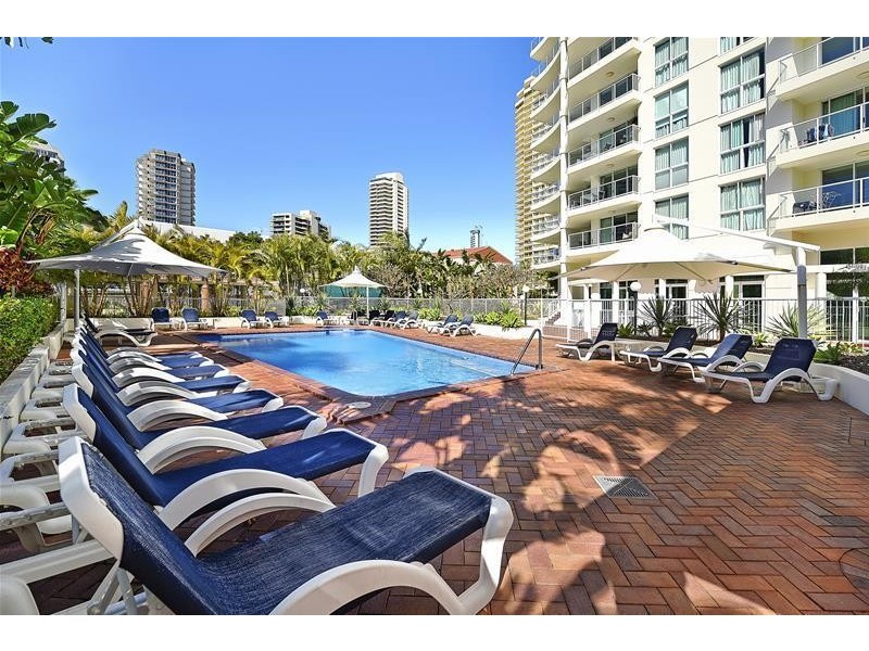 ‘The Crest’ 15-21 Breaker Street, Main Beach QLD 4217