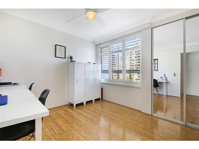 ‘CARRINGTON COURT’ 3 Main Beach Parade, Main Beach QLD 4217