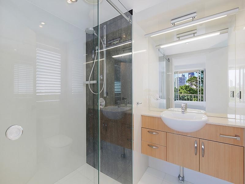 ‘Cable Beach’ 1 Cable  Street, Main Beach QLD 4217