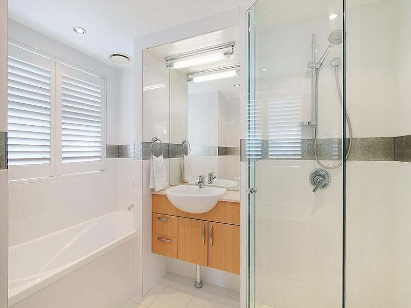 ‘Cable Beach’ 1 Cable  Street, Main Beach QLD 4217