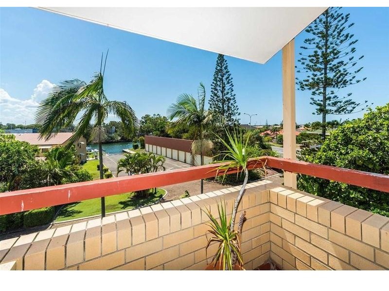 15/106 Bayview  Street, Runaway Bay QLD 4216