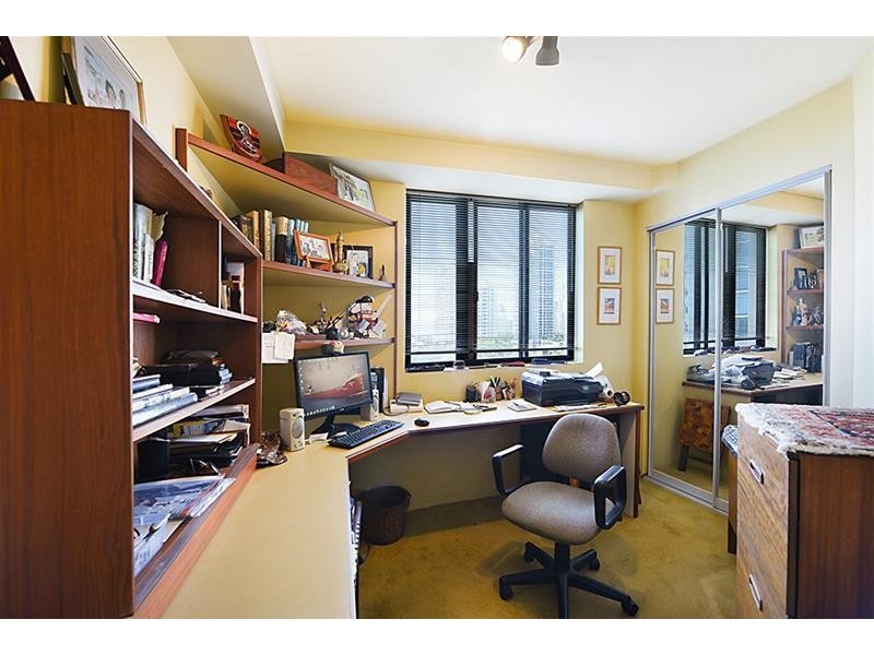 ‘CALAIS’ 19 Peak Avenue, Main Beach QLD 4217