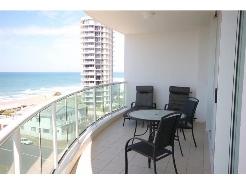 5 Woodroffe Avenue ‘Pacific Views’, Main Beach QLD 4217