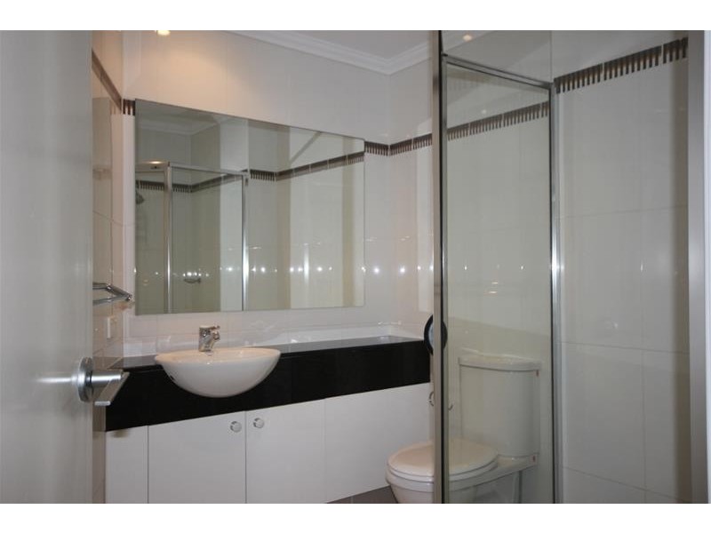 5 Woodroffe Avenue ‘Pacific Views’, Main Beach QLD 4217