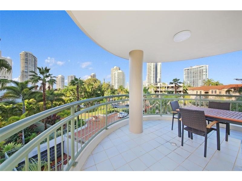 ‘The Meriton’ 29 Woodroffe Avenue, Main Beach QLD 4217