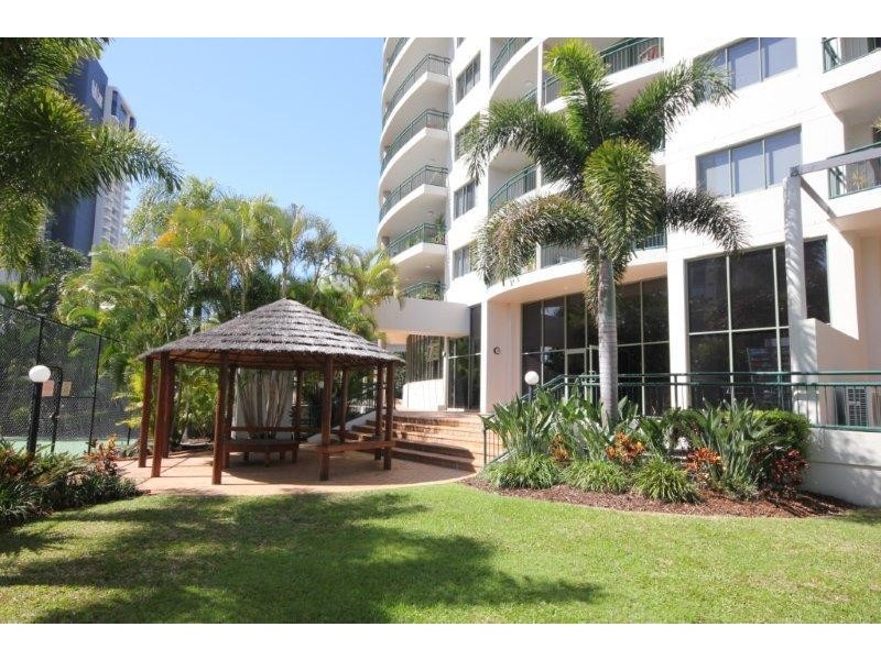 ‘The Meriton’ 29 Woodroffe Avenue, Main Beach QLD 4217