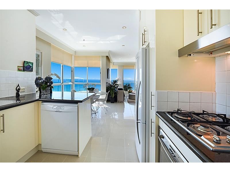 5 Woodroffe Avenue ‘PACIFIC VIEWS’, Main Beach QLD 4217