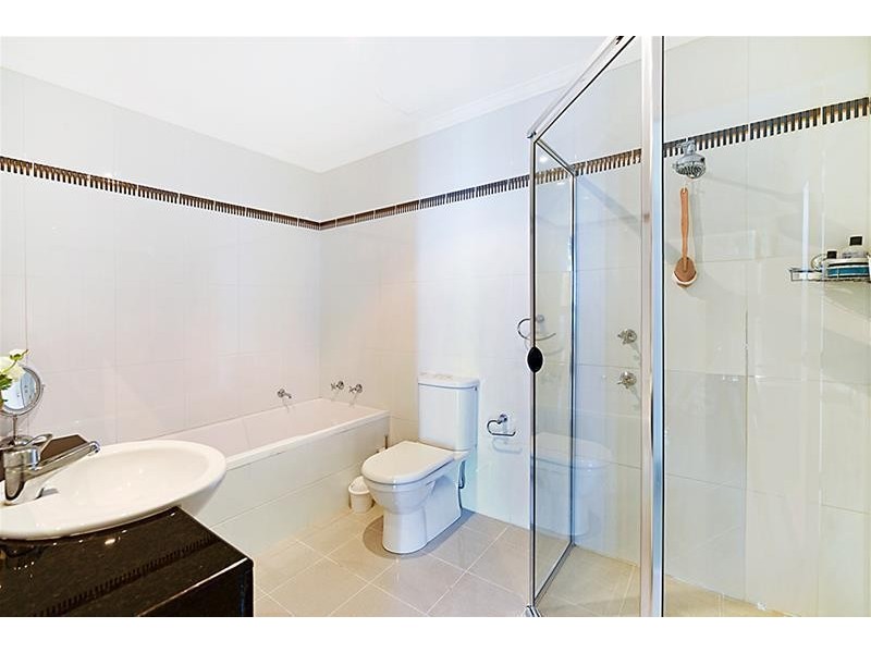 5 Woodroffe Avenue ‘PACIFIC VIEWS’, Main Beach QLD 4217