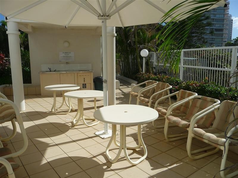 5 Woodroffe Avenue ‘PACIFIC VIEWS’, Main Beach QLD 4217