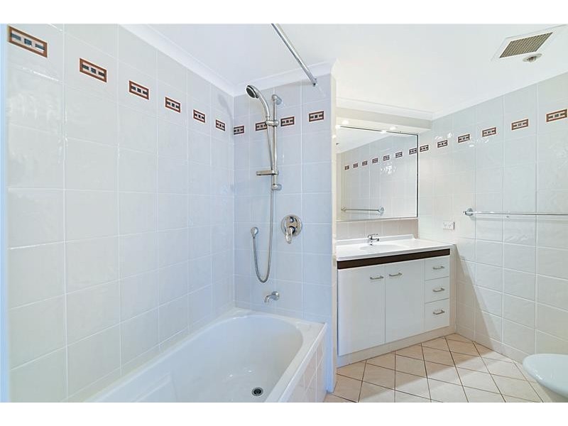 2 Admiralty Drive ‘ATLANTIS WEST’, Paradise Waters QLD 4217