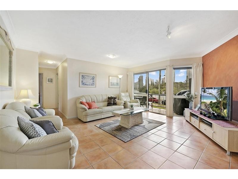 ‘WAIMARU’ 1a Pacific Street, Main Beach QLD 4217