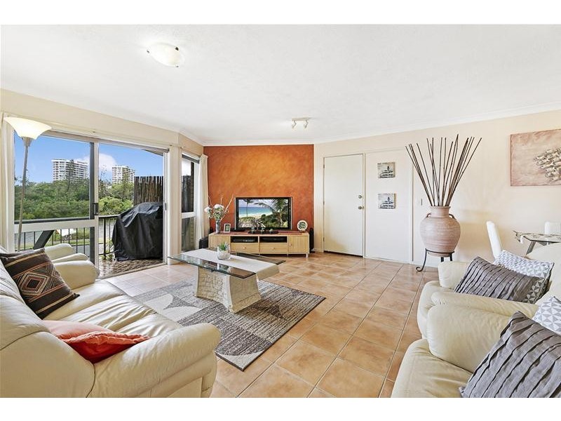 ‘WAIMARU’ 1a Pacific Street, Main Beach QLD 4217