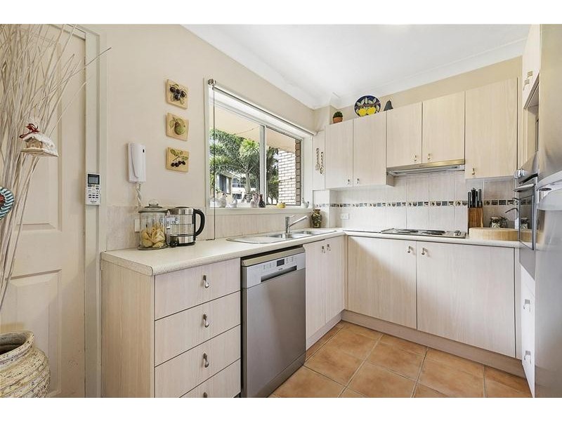 ‘WAIMARU’ 1a Pacific Street, Main Beach QLD 4217