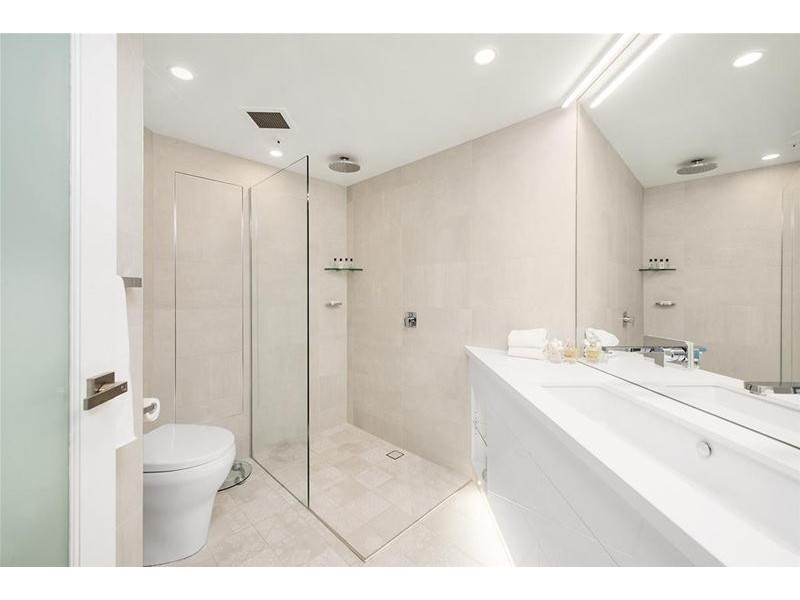 ‘ATLANTIS WEST’ 8 Admiralty Drive, Paradise Waters QLD 4217