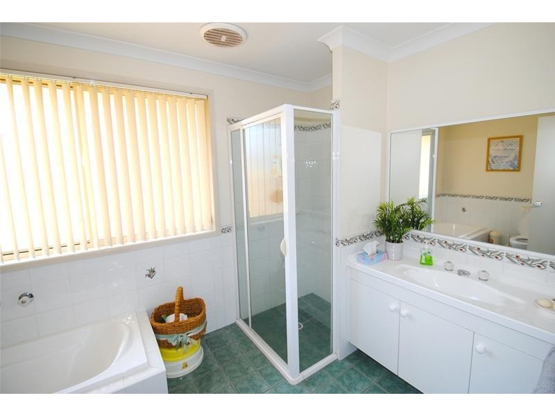 24 Stott Crescent, Callala Bay NSW 2540