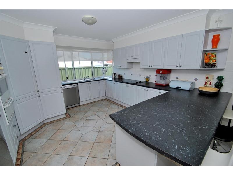 27 Gowlland Crescent, Callala Bay NSW 2540