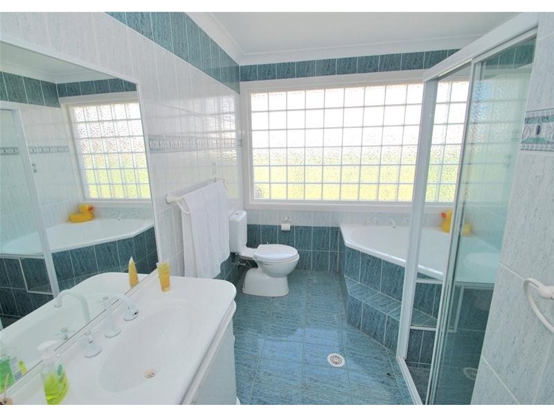 27 Gowlland Crescent, Callala Bay NSW 2540