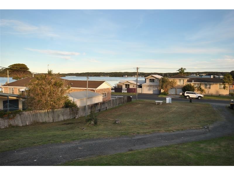 27 South Street, Greenwell Point NSW 2540