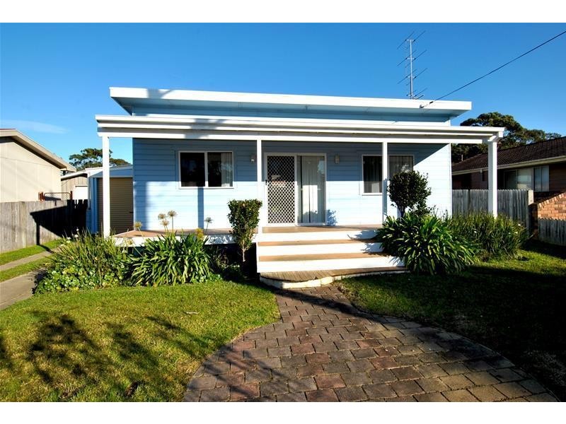 18 The Lake Circuit, Culburra Beach NSW 2540