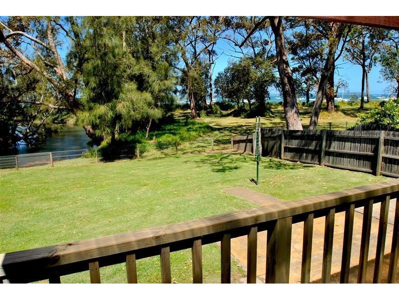 4 Boorawine Terrace, Callala Bay NSW 2540