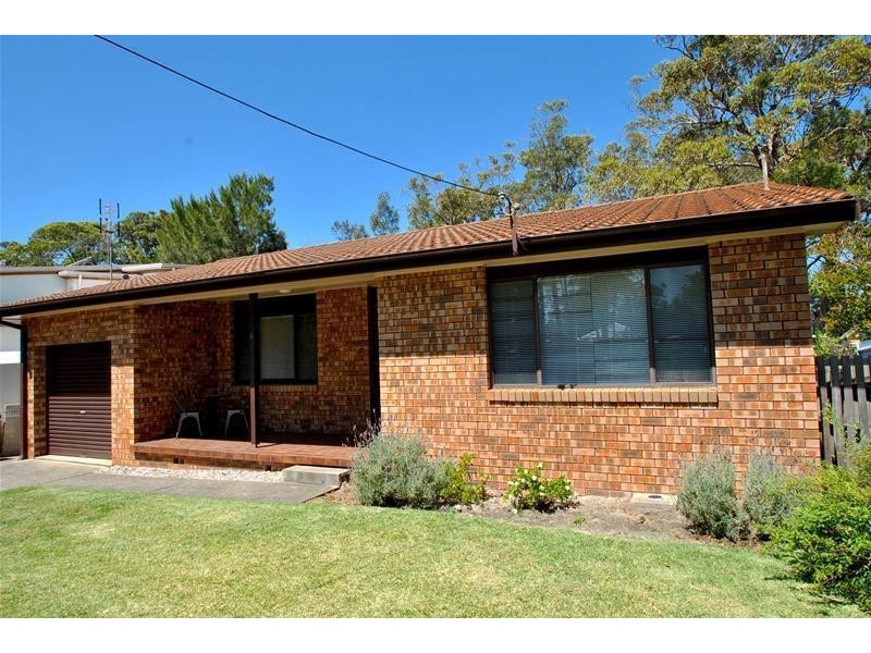 4 Boorawine Terrace, Callala Bay NSW 2540