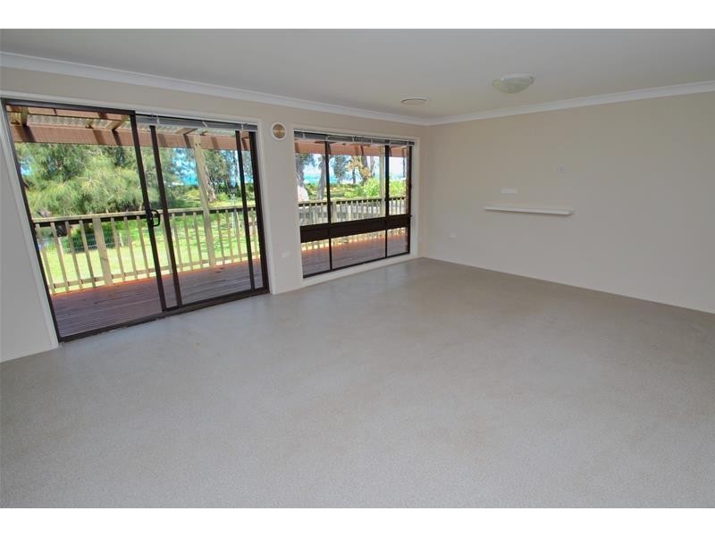 4 Boorawine Terrace, Callala Bay NSW 2540