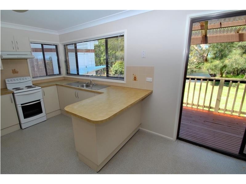 4 Boorawine Terrace, Callala Bay NSW 2540