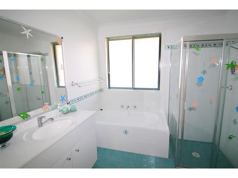 32 Bay Street, Callala Bay NSW 2540