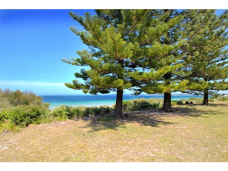 83 Quay Road, Callala Beach NSW 2540