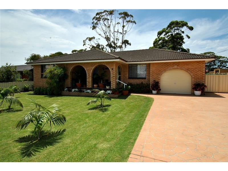 8 Greenbank Grove, Culburra Beach NSW 2540