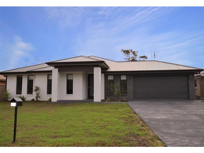 47 Emmett Street, Callala Bay NSW 2540