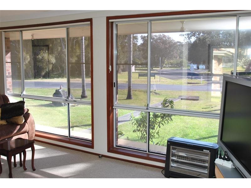 42 Orient Avenue, Orient Point NSW 2540