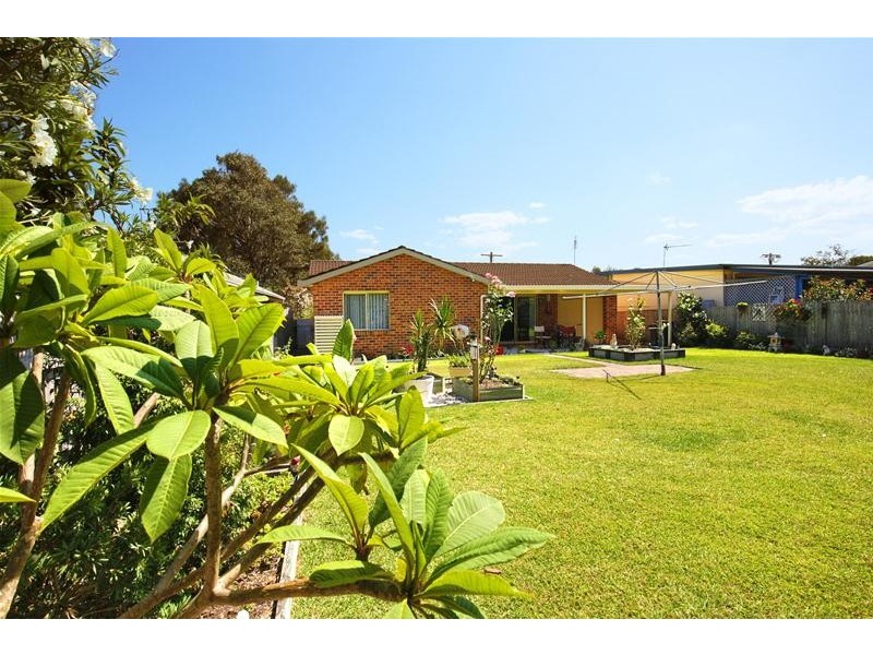 128 Prince Edward Avenue, Culburra Beach NSW 2540