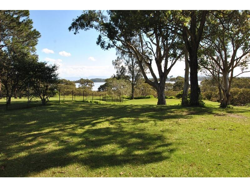 33 Brighton Parade, Culburra Beach NSW 2540