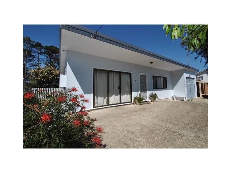 5 Roskell Road, Callala Beach NSW 2540