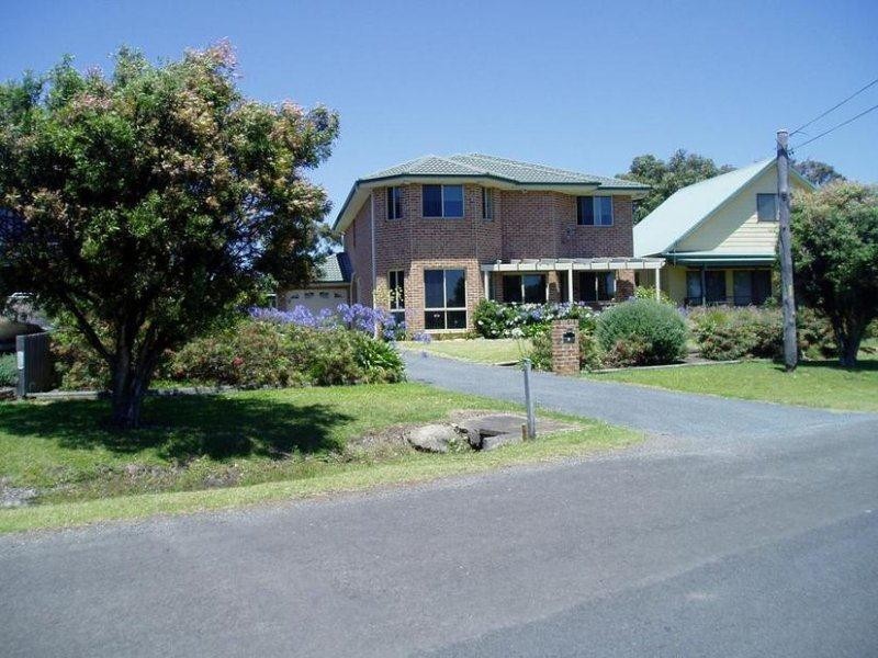 42 Orama Crescent, Orient Point NSW 2540