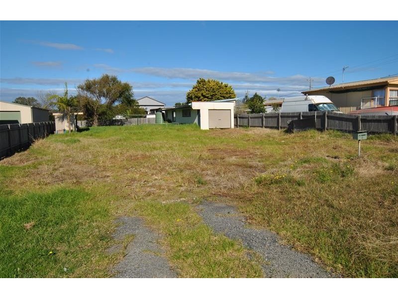 8 Plimsoll Place, Culburra Beach NSW 2540