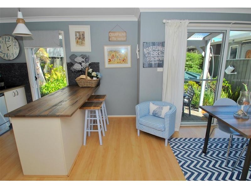 13 Caffery Circuit, Callala Beach NSW 2540