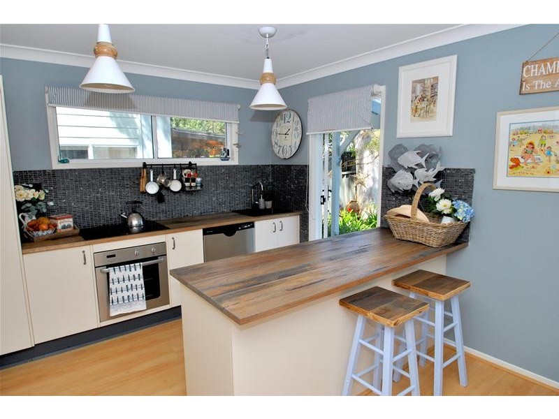 13 Caffery Circuit, Callala Beach NSW 2540