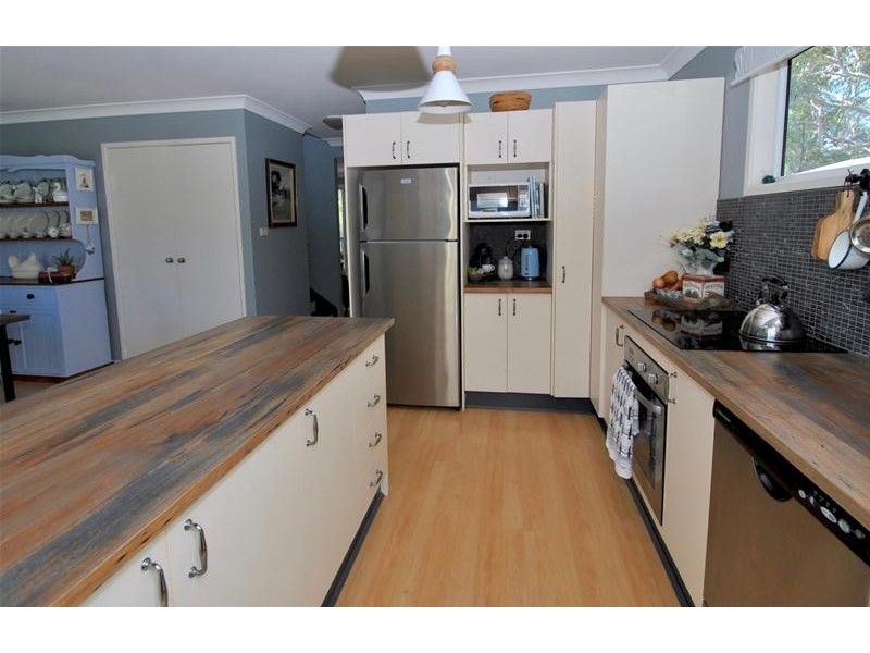 13 Caffery Circuit, Callala Beach NSW 2540